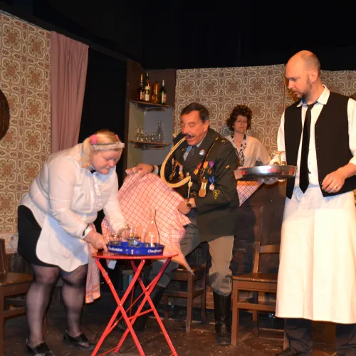 allo-allo-0195_26978880801_o.jpg